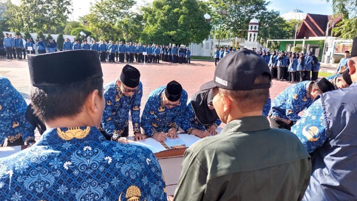 Kadis PUPR Teken Ikrar Netralitas ASN Dalam Pilkada